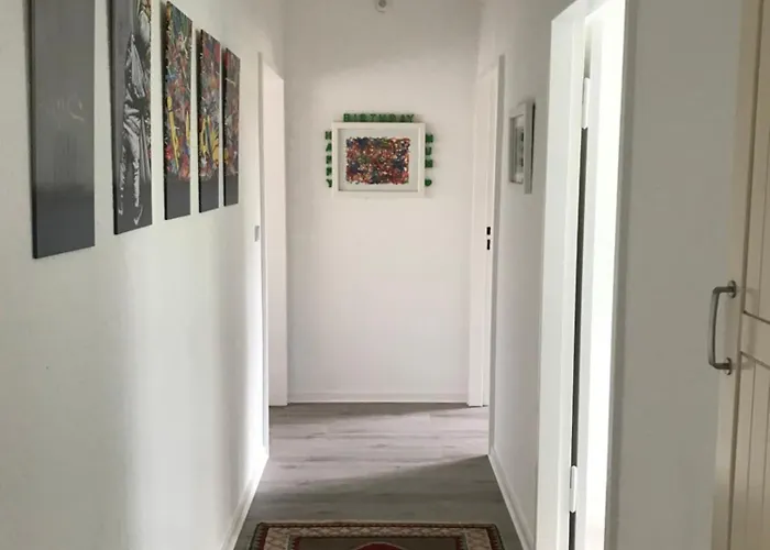 Room In A Fully Furnished Modern Apartment